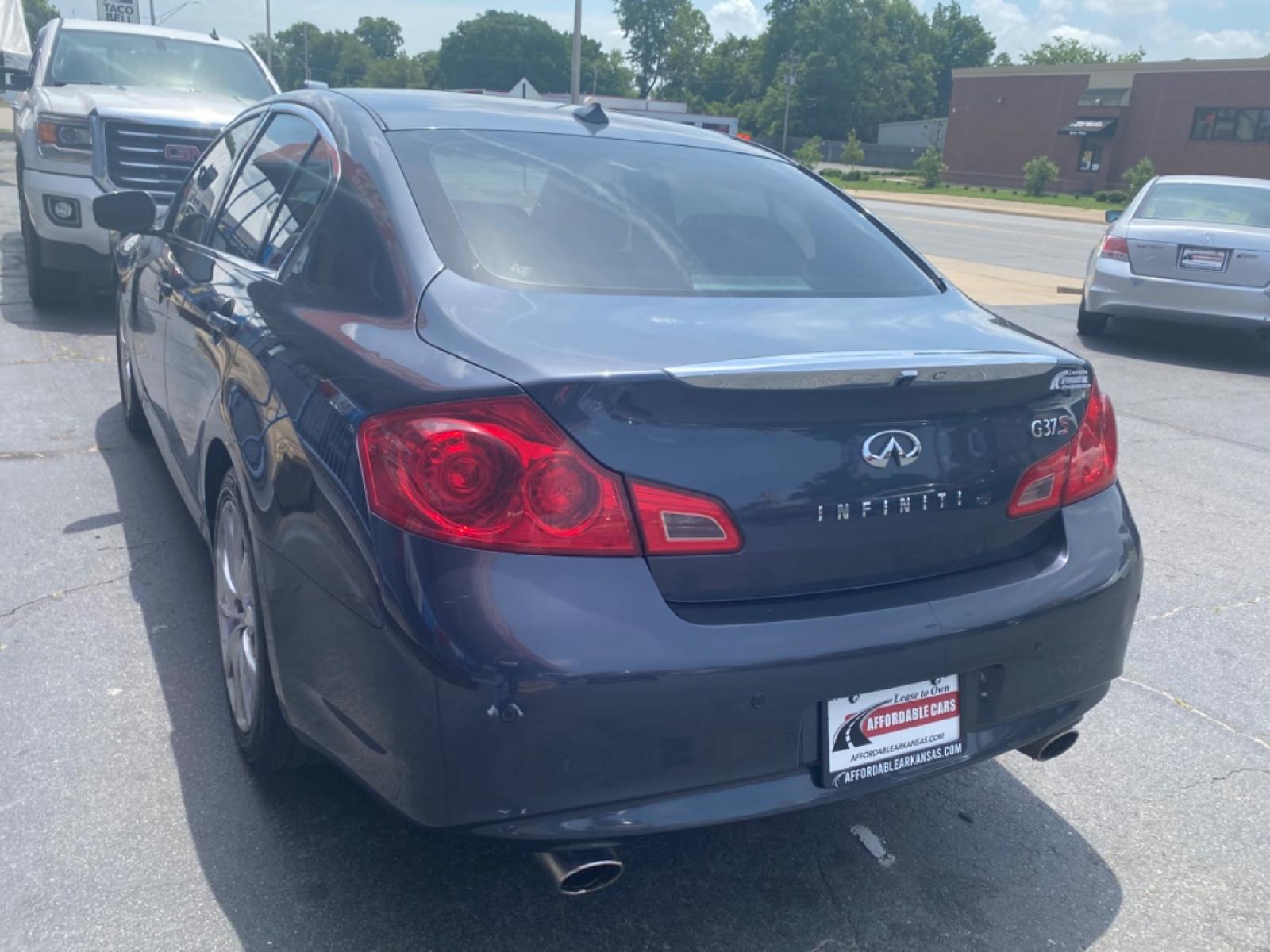 2012 Blue INFINITI G (JN1CV6APXCM) with an V6, 3.7 Liter engine, Auto, 7-Spd w/Manual Md transmission, located at 815 E Broadway St, North Little Rock, AR, 72114, (501) 801-6100, 34.755993, -92.259071 - Photo #3