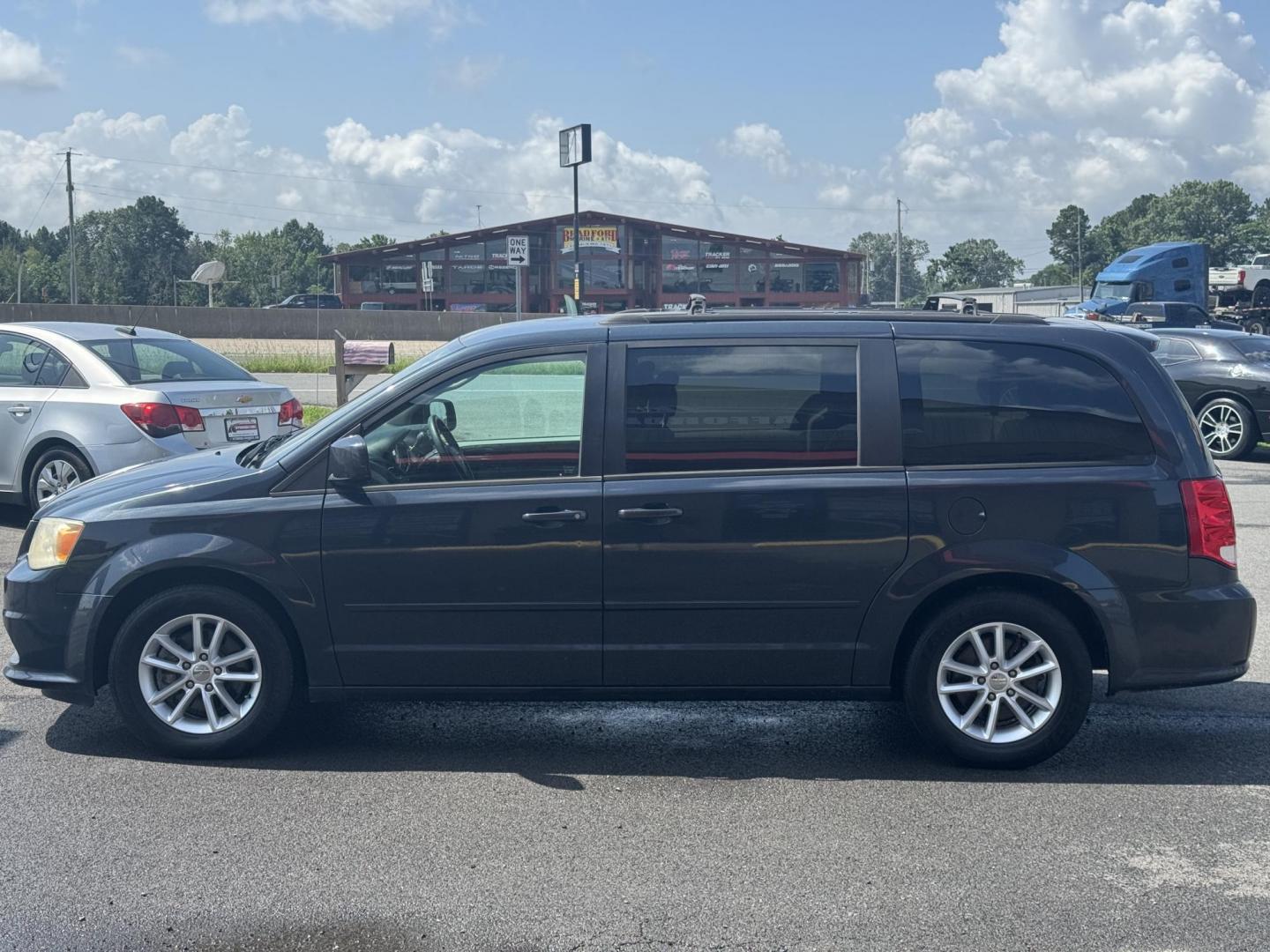 2014 Gray Dodge Grand Caravan Passenger (2C4RDGCG0ER) with an V6, Flex Fuel, 3.6 Liter engine, Automatic, 6-Spd transmission, located at 8008 Warden Rd, Sherwood, AR, 72120, (501) 801-6100, 34.830078, -92.186684 - Photo#4