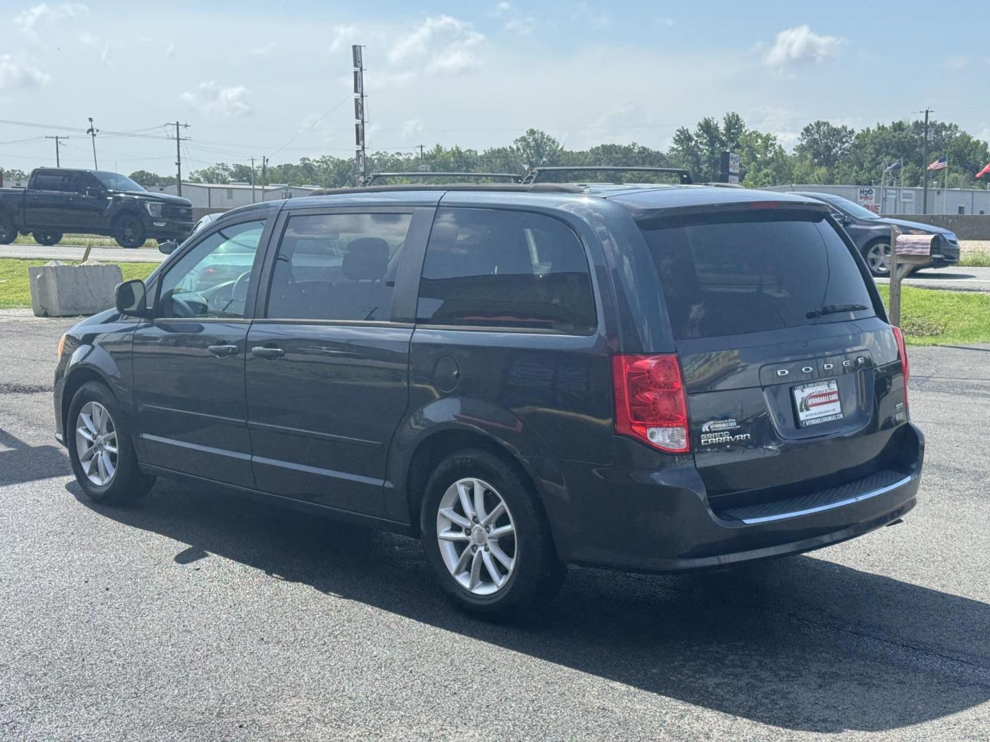2014 Gray Dodge Grand Caravan Passenger (2C4RDGCG0ER) with an V6, Flex Fuel, 3.6 Liter engine, Automatic, 6-Spd transmission, located at 8008 Warden Rd, Sherwood, AR, 72120, (501) 801-6100, 34.830078, -92.186684 - Photo#5