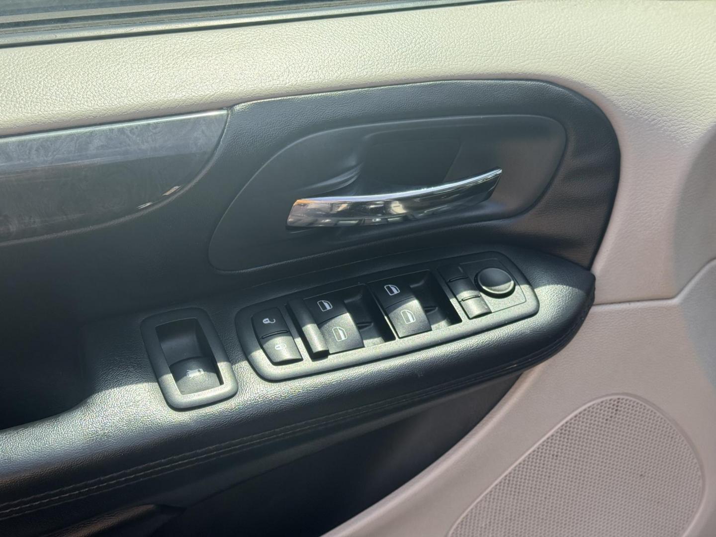 2014 Gray Dodge Grand Caravan Passenger (2C4RDGCG0ER) with an V6, Flex Fuel, 3.6 Liter engine, Automatic, 6-Spd transmission, located at 8008 Warden Rd, Sherwood, AR, 72120, (501) 801-6100, 34.830078, -92.186684 - Photo#12