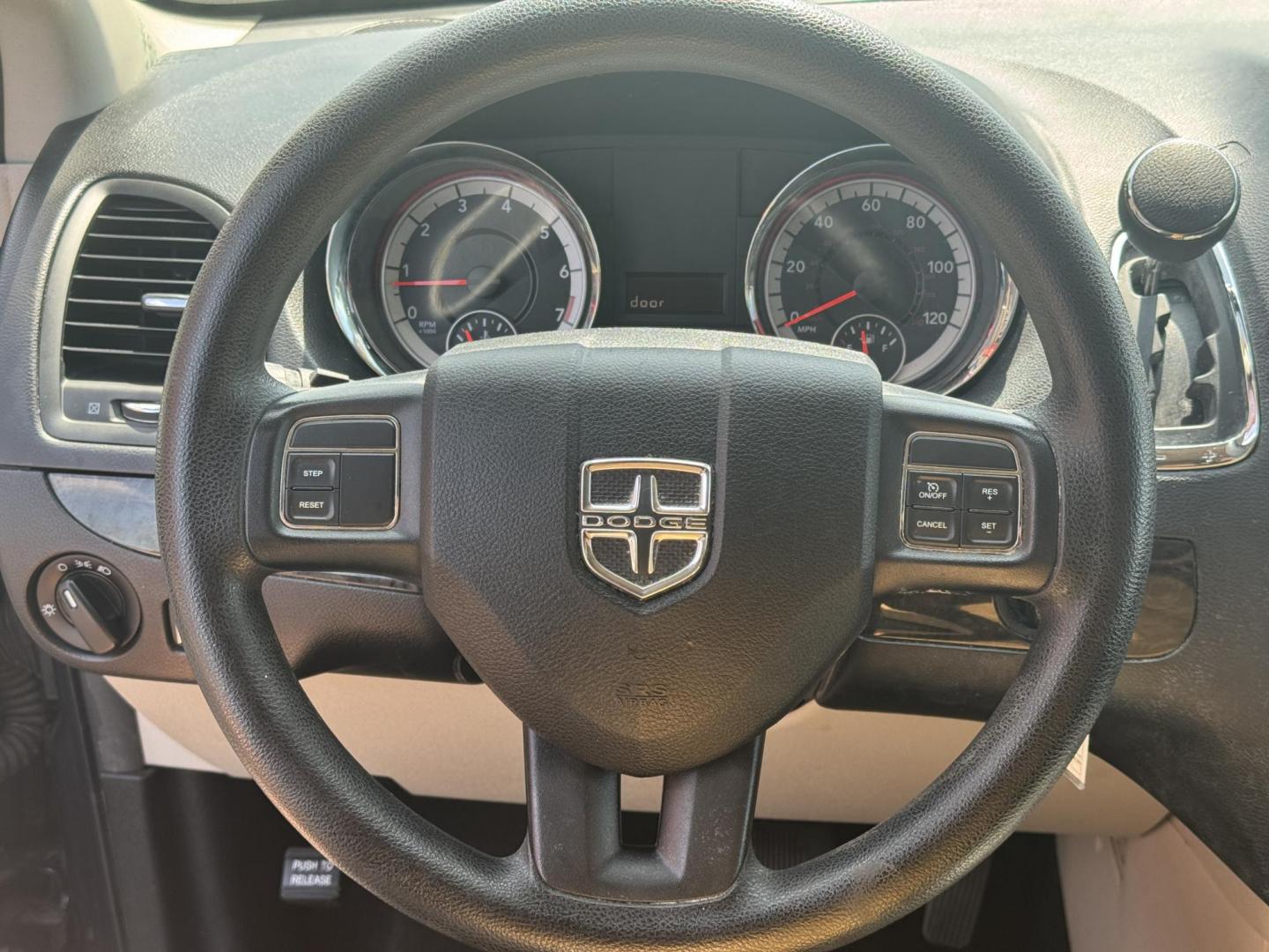 2014 Gray Dodge Grand Caravan Passenger (2C4RDGCG0ER) with an V6, Flex Fuel, 3.6 Liter engine, Automatic, 6-Spd transmission, located at 8008 Warden Rd, Sherwood, AR, 72120, (501) 801-6100, 34.830078, -92.186684 - Photo#17