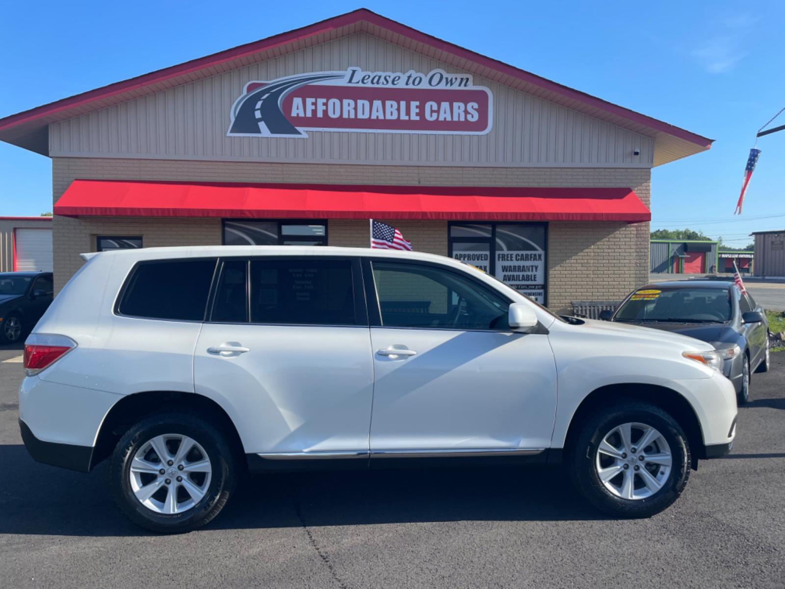 2013 White Toyota Highlander (5TDZA3EH7DS) with an 4-Cyl, 2.7 Liter engine, Automatic, 5-Spd w/Sequential Mode transmission, located at 8008 Warden Rd, Sherwood, AR, 72120, (501) 801-6100, 34.830078, -92.186684 - Photo #0