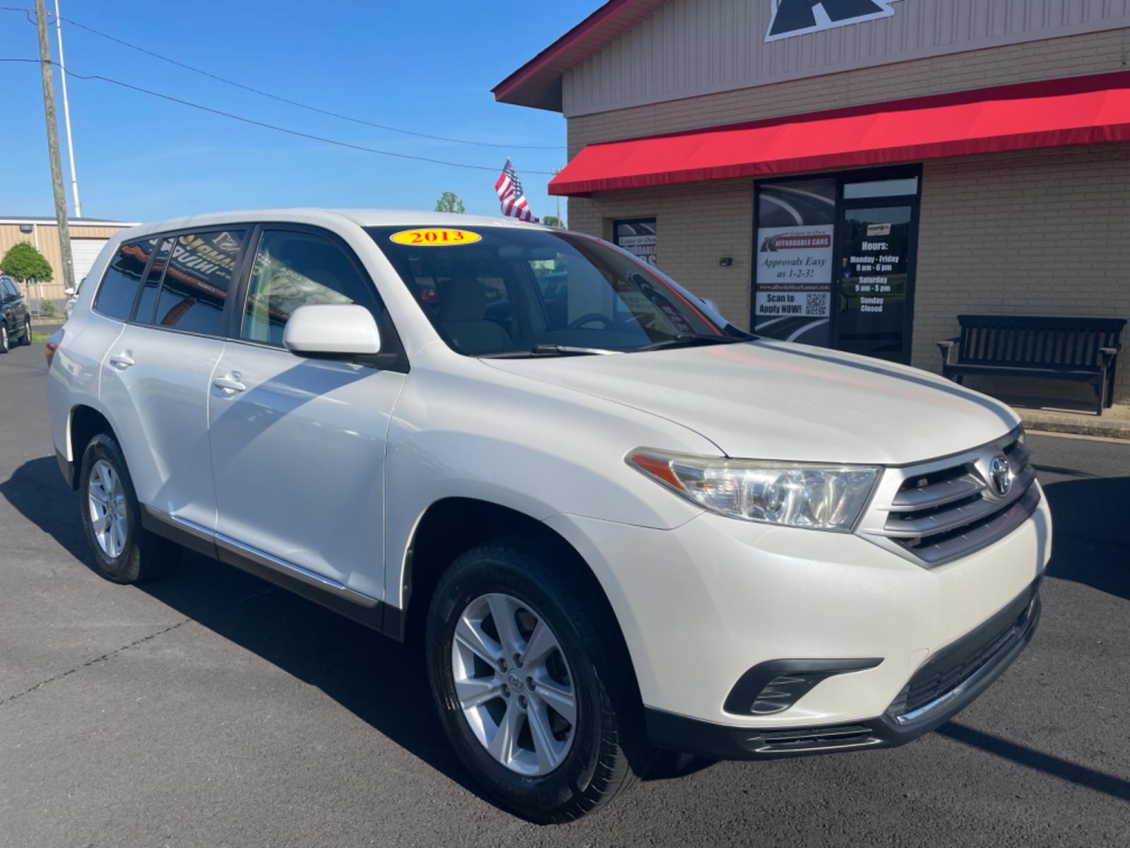 2013 White Toyota Highlander (5TDZA3EH7DS) with an 4-Cyl, 2.7 Liter engine, Automatic, 5-Spd w/Sequential Mode transmission, located at 8008 Warden Rd, Sherwood, AR, 72120, (501) 801-6100, 34.830078, -92.186684 - Photo #1