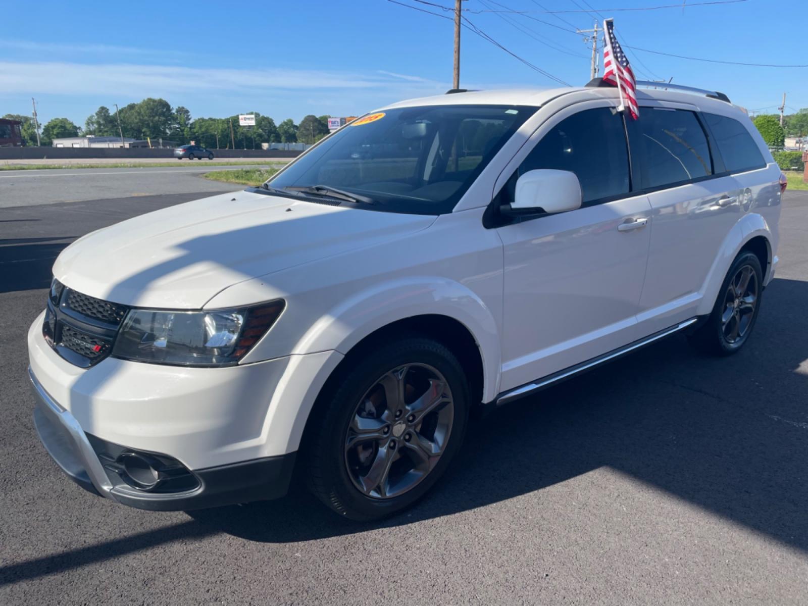 2015 White Dodge Journey (3C4PDCGG7FT) with an V6, 3.6 Liter engine, Automatic, 6-Spd w/AutoStick transmission, located at 8008 Warden Rd, Sherwood, AR, 72120, (501) 801-6100, 34.830078, -92.186684 - Photo #3