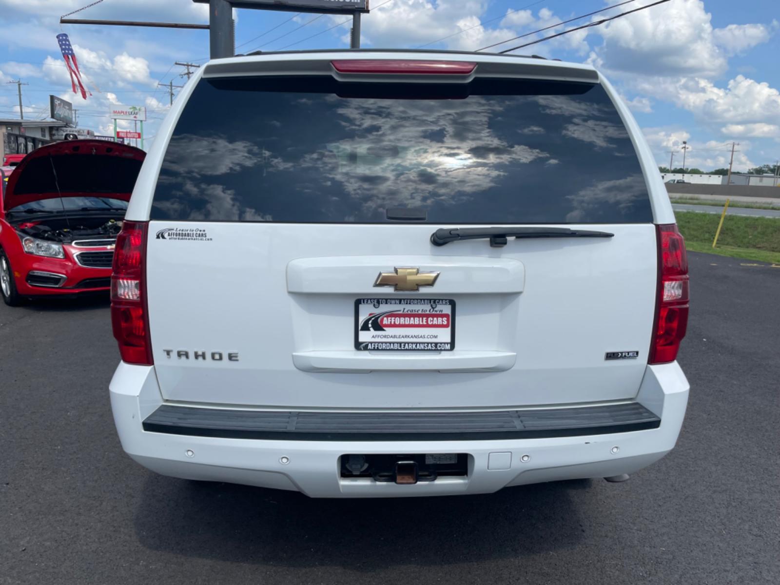 2007 White Chevrolet Tahoe (1GNFK13097R) with an V8, 5.3 Liter engine, Automatic transmission, located at 8008 Warden Rd, Sherwood, AR, 72120, (501) 801-6100, 34.830078, -92.186684 - Photo #6