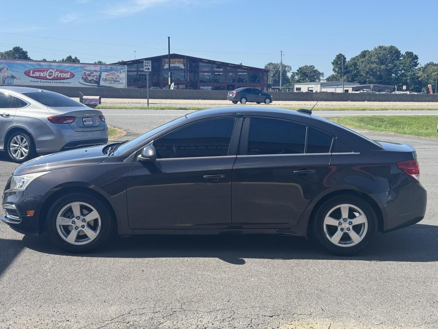 2016 Gray Chevrolet Cruze Limited (1G1PE5SBXG7) with an 4-Cyl, ECOTEC, 1.4T engine, Auto, 6-Spd Overdrive transmission, located at 8008 Warden Rd, Sherwood, AR, 72120, (501) 801-6100, 34.830078, -92.186684 - Photo#4