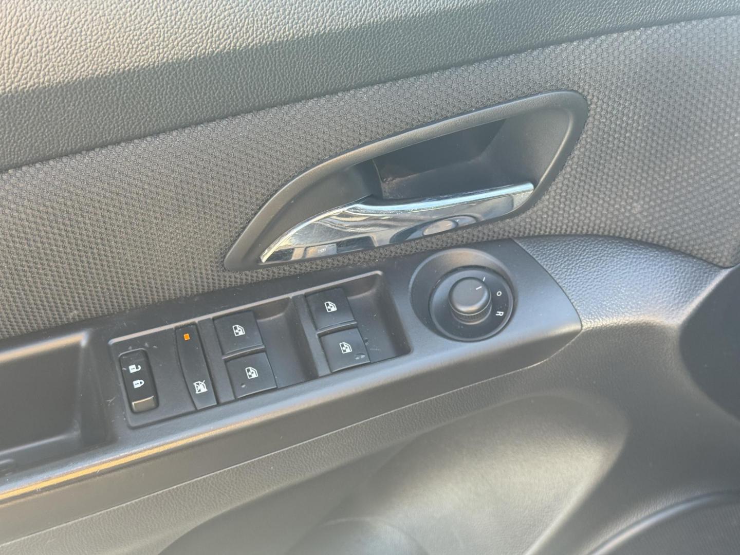 2016 Gray Chevrolet Cruze Limited (1G1PE5SBXG7) with an 4-Cyl, ECOTEC, 1.4T engine, Auto, 6-Spd Overdrive transmission, located at 8008 Warden Rd, Sherwood, AR, 72120, (501) 801-6100, 34.830078, -92.186684 - Photo#11