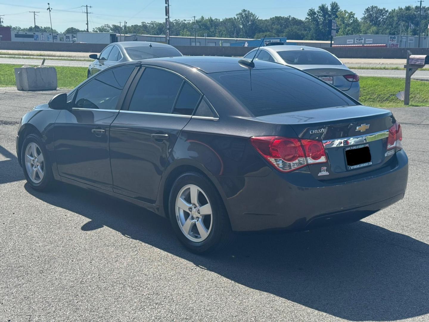 2016 Gray Chevrolet Cruze Limited (1G1PE5SBXG7) with an 4-Cyl, ECOTEC, 1.4T engine, Auto, 6-Spd Overdrive transmission, located at 8008 Warden Rd, Sherwood, AR, 72120, (501) 801-6100, 34.830078, -92.186684 - Photo#5