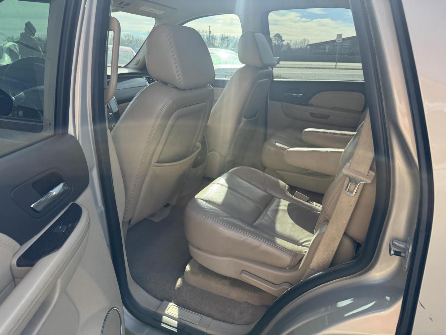 2007 Gold GMC Yukon (1GKFK63807J) with an V8, 6.2 Liter engine, Automatic transmission, located at 8008 Warden Rd, Sherwood, AR, 72120, (501) 801-6100, 34.830078, -92.186684 - Photo#11