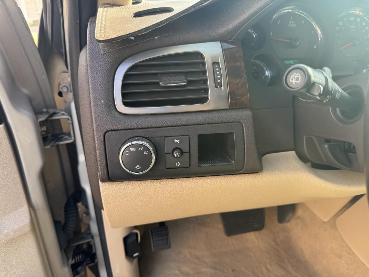 2007 Gold GMC Yukon (1GKFK63807J) with an V8, 6.2 Liter engine, Automatic transmission, located at 8008 Warden Rd, Sherwood, AR, 72120, (501) 801-6100, 34.830078, -92.186684 - Photo#13