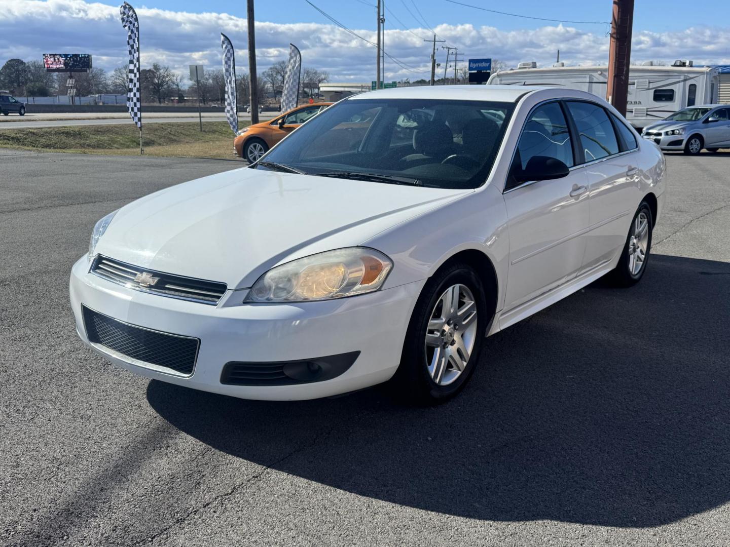 2011 White Chevrolet Impala (2G1WG5EK0B1) with an V6, Flex Fuel, 3.5 Liter engine, Automatic, 4-Spd w/Overdrive transmission, located at 8008 Warden Rd, Sherwood, AR, 72120, (501) 801-6100, 34.830078, -92.186684 - Photo#3