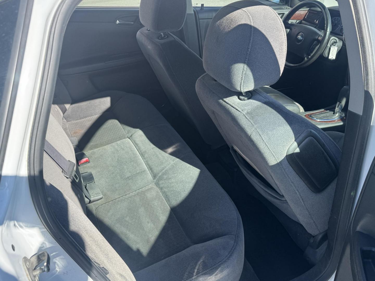 2011 White Chevrolet Impala (2G1WG5EK0B1) with an V6, Flex Fuel, 3.5 Liter engine, Automatic, 4-Spd w/Overdrive transmission, located at 8008 Warden Rd, Sherwood, AR, 72120, (501) 801-6100, 34.830078, -92.186684 - Photo#9