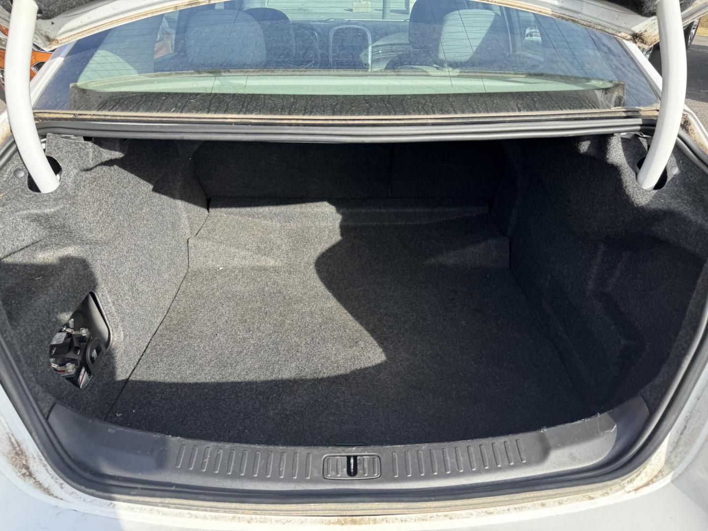 2016 White Chevrolet Malibu Limited (1G11B5SA1GF) with an 4-Cyl, 2.5 Liter engine, Auto, 6-Spd w/OD and Man Md transmission, located at 8008 Warden Rd, Sherwood, AR, 72120, (501) 801-6100, 34.830078, -92.186684 - Photo#10