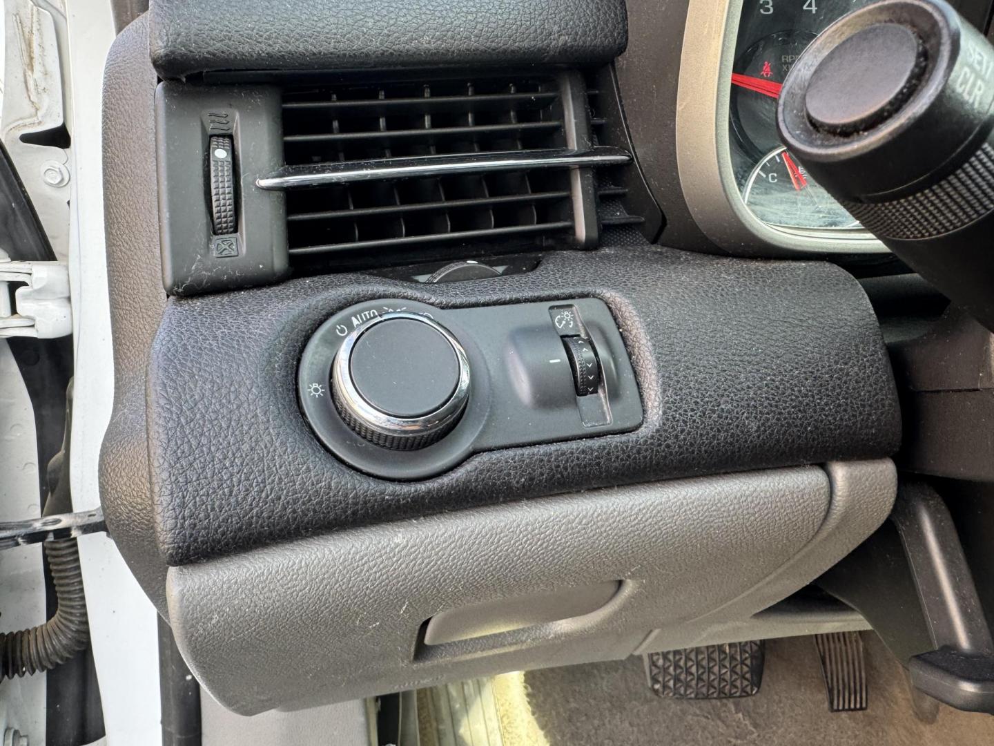 2016 White Chevrolet Malibu Limited (1G11B5SA1GF) with an 4-Cyl, 2.5 Liter engine, Auto, 6-Spd w/OD and Man Md transmission, located at 8008 Warden Rd, Sherwood, AR, 72120, (501) 801-6100, 34.830078, -92.186684 - Photo#12