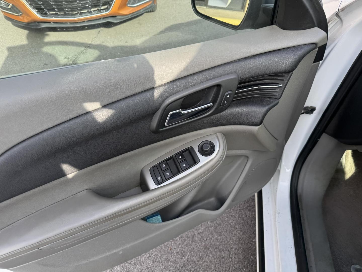 2016 White Chevrolet Malibu Limited (1G11B5SA1GF) with an 4-Cyl, 2.5 Liter engine, Auto, 6-Spd w/OD and Man Md transmission, located at 8008 Warden Rd, Sherwood, AR, 72120, (501) 801-6100, 34.830078, -92.186684 - Photo#11