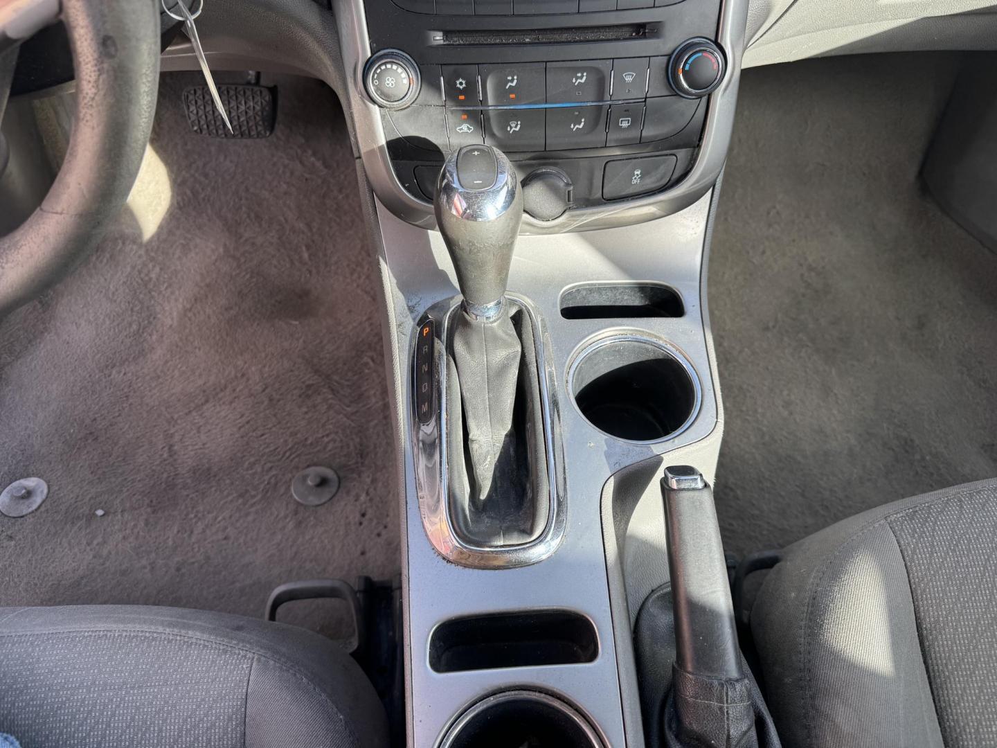 2016 White Chevrolet Malibu Limited (1G11B5SA1GF) with an 4-Cyl, 2.5 Liter engine, Auto, 6-Spd w/OD and Man Md transmission, located at 8008 Warden Rd, Sherwood, AR, 72120, (501) 801-6100, 34.830078, -92.186684 - Photo#14