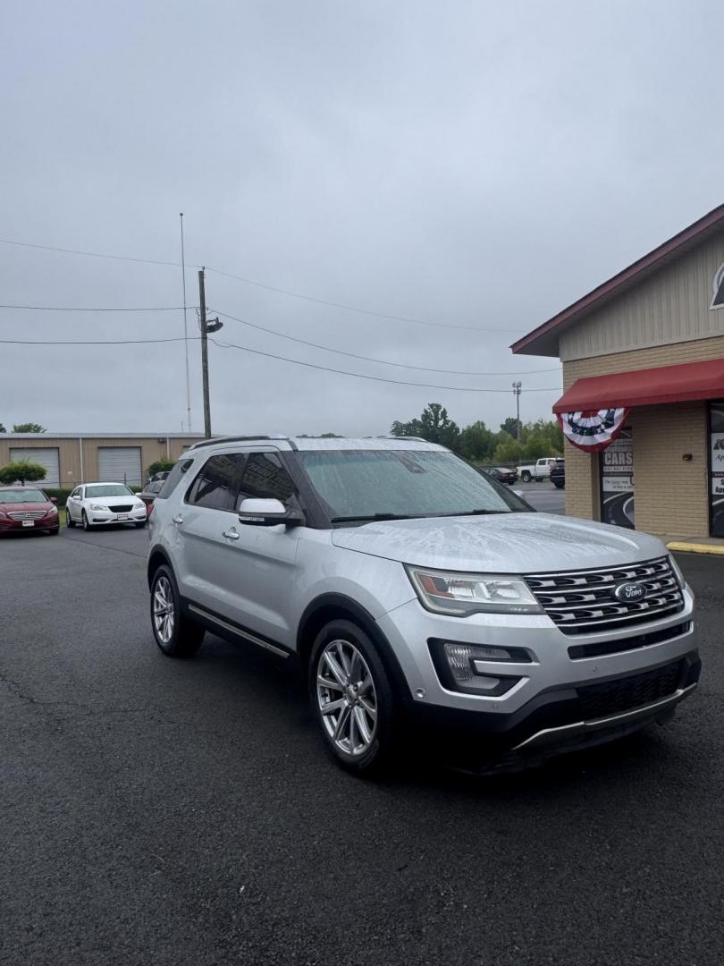 2016 Silver Ford Explorer (1FM5K7FH2GG) with an 4-Cyl, EcoBoost, 2.3T engine, Auto, 6-Spd SelectShift transmission, located at 8008 Warden Rd, Sherwood, AR, 72120, (501) 801-6100, 34.830078, -92.186684 - Photo#17