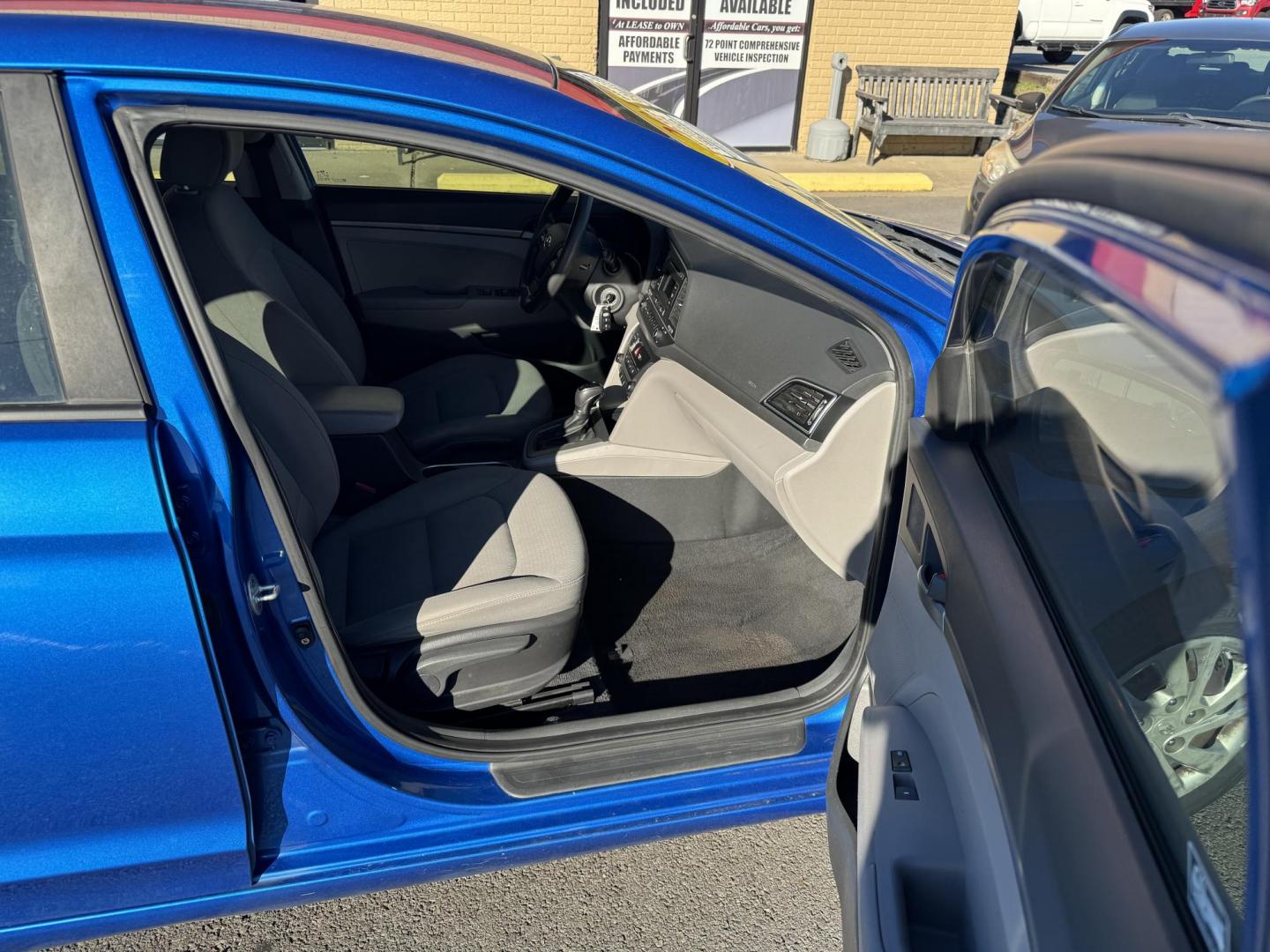 2017 Blue Hyundai Elantra (KMHD74LF7HU) with an 4-Cyl, 2.0 Liter engine, Auto, 6-Spd Shiftronic transmission, located at 8008 Warden Rd, Sherwood, AR, 72120, (501) 801-6100, 34.830078, -92.186684 - Photo#8