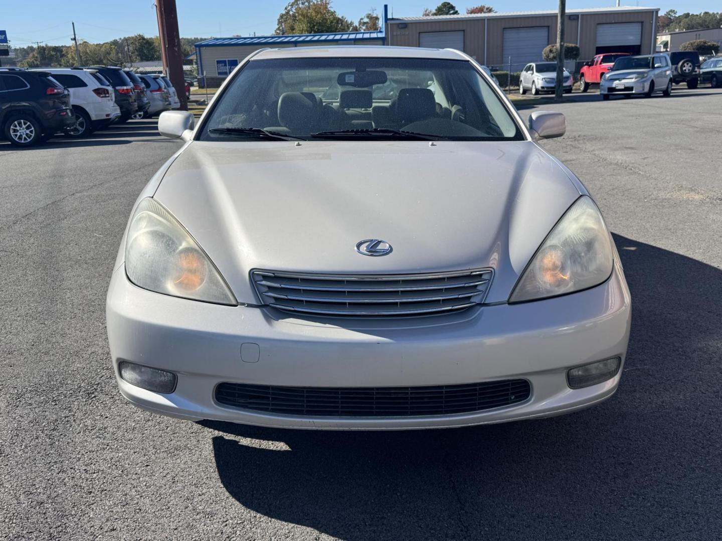 2002 Silver Lexus ES (JTHBF30GX20) with an V6, 3.0 Liter engine, Automatic, 5-Spd w/Overdrive transmission, located at 8008 Warden Rd, Sherwood, AR, 72120, (501) 801-6100, 34.830078, -92.186684 - Photo#2