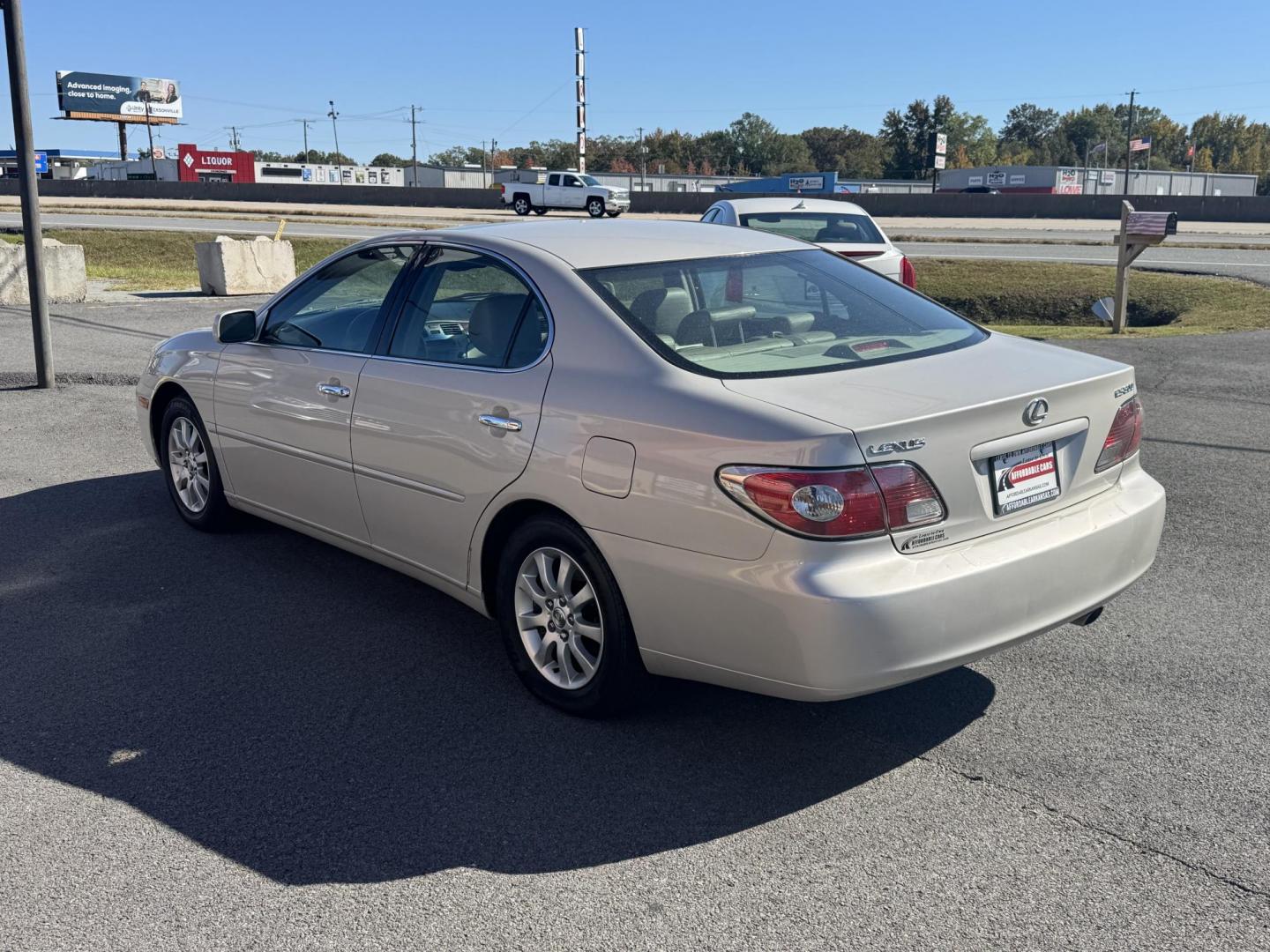 2002 Silver Lexus ES (JTHBF30GX20) with an V6, 3.0 Liter engine, Automatic, 5-Spd w/Overdrive transmission, located at 8008 Warden Rd, Sherwood, AR, 72120, (501) 801-6100, 34.830078, -92.186684 - Photo#5