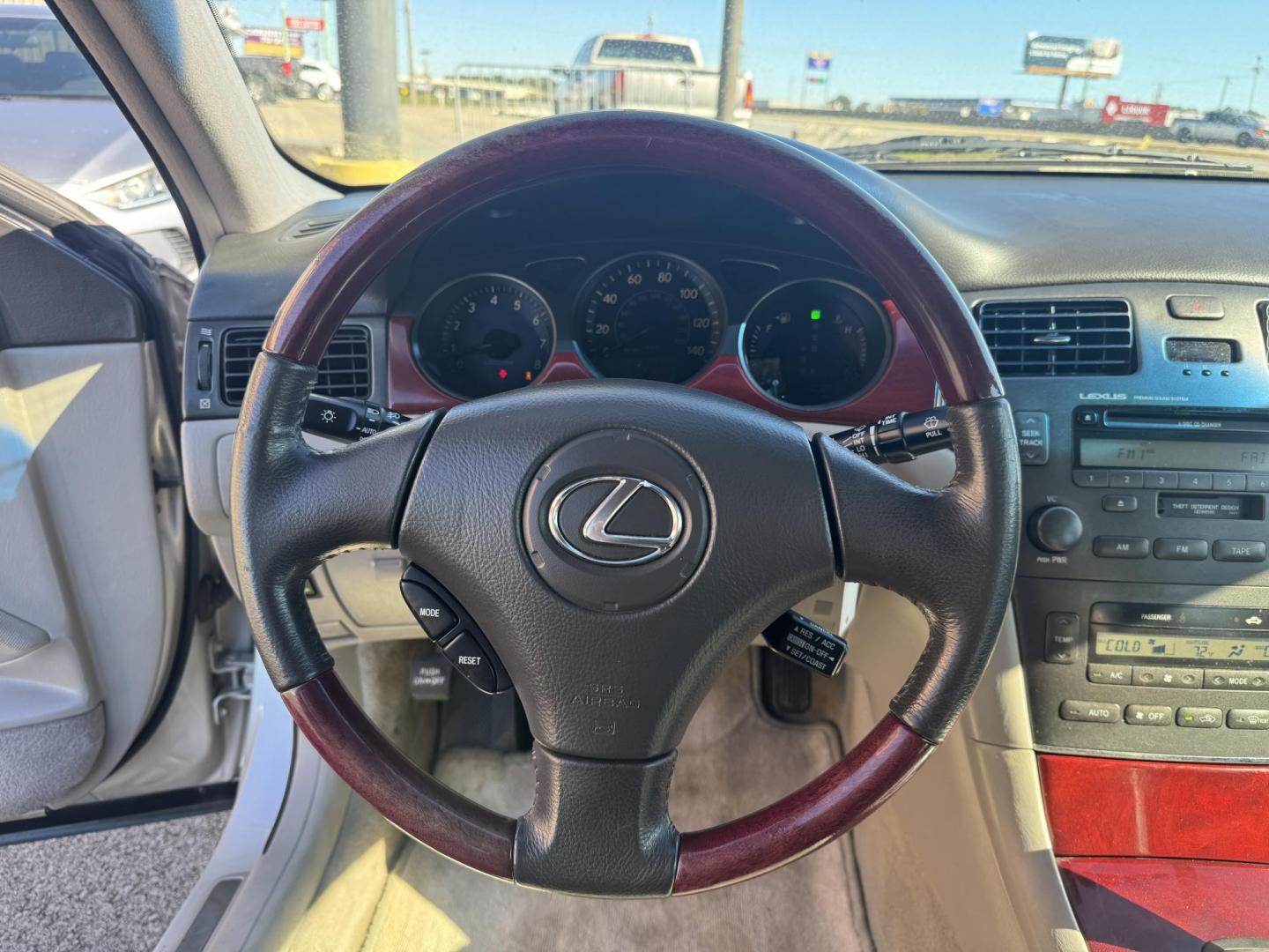 2002 Silver Lexus ES (JTHBF30GX20) with an V6, 3.0 Liter engine, Automatic, 5-Spd w/Overdrive transmission, located at 8008 Warden Rd, Sherwood, AR, 72120, (501) 801-6100, 34.830078, -92.186684 - Photo#15