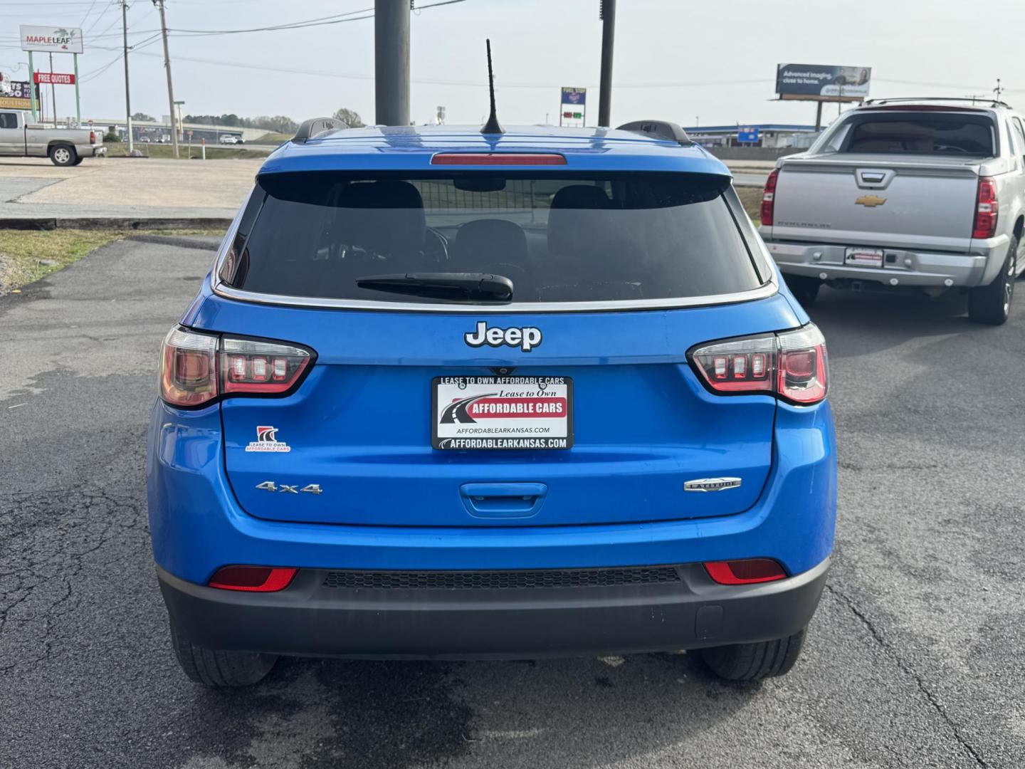 2018 Blue Jeep Compass (3C4NJDBB3JT) with an 4-Cyl, MultiAir, 2.4 Liter engine, Automatic, 6-Spd transmission, located at 8008 Warden Rd, Sherwood, AR, 72120, (501) 801-6100, 34.830078, -92.186684 - Photo#6