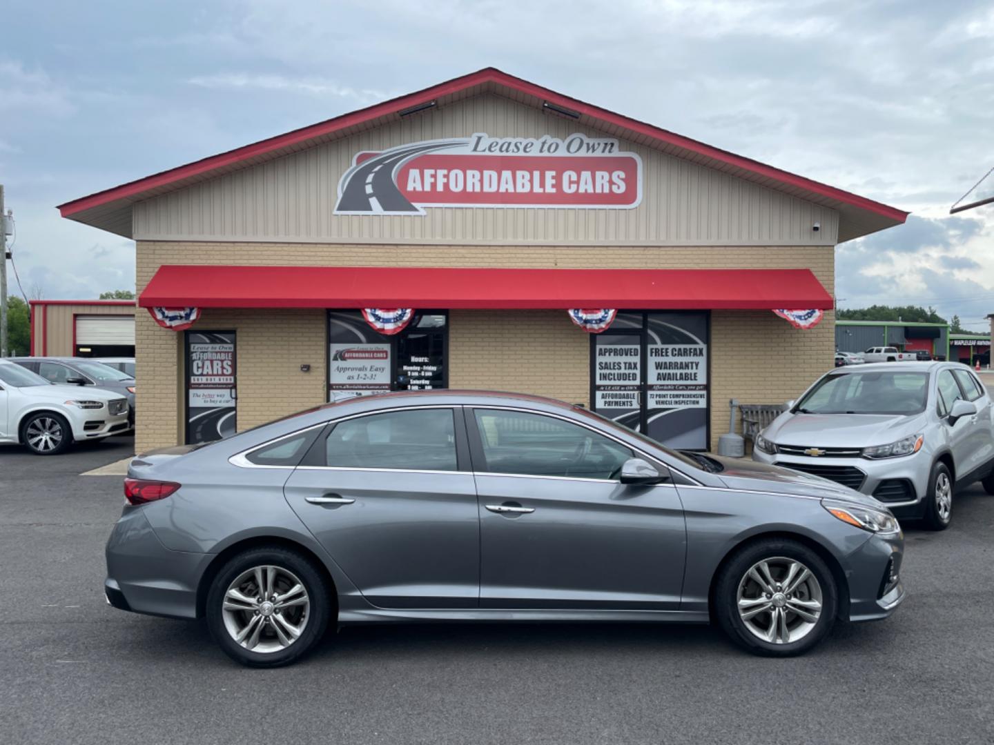 2018 Silver Hyundai Sonata (5NPE34AF1JH) with an 4-Cyl, 2.4 Liter engine, Auto, 6-Spd Shiftronic transmission, located at 8008 Warden Rd, Sherwood, AR, 72120, (501) 801-6100, 34.830078, -92.186684 - Photo#0