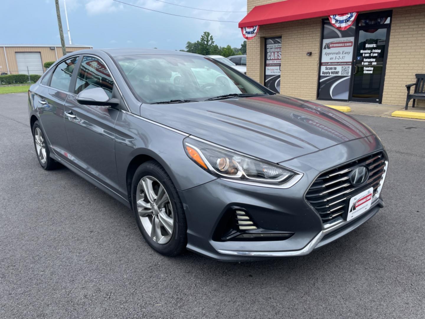2018 Silver Hyundai Sonata (5NPE34AF1JH) with an 4-Cyl, 2.4 Liter engine, Auto, 6-Spd Shiftronic transmission, located at 8008 Warden Rd, Sherwood, AR, 72120, (501) 801-6100, 34.830078, -92.186684 - Photo#1