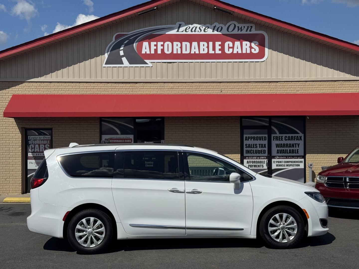 2017 White Chrysler Pacifica (2C4RC1BG1HR) with an V6, 3.6 Liter engine, Automatic, 9-Spd transmission, located at 8008 Warden Rd, Sherwood, AR, 72120, (501) 801-6100, 34.830078, -92.186684 - Photo#0