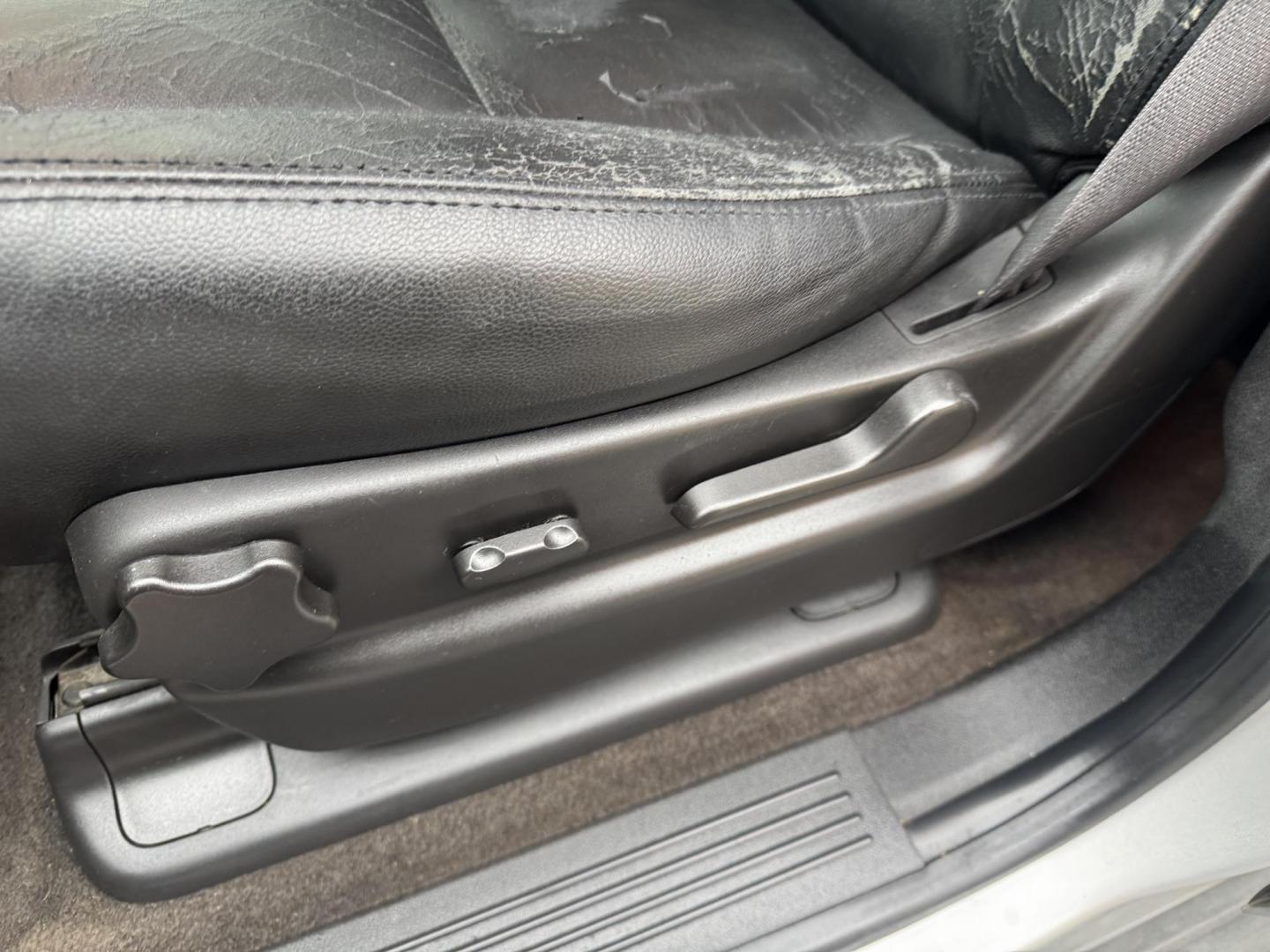 2013 Silver Chevrolet Avalanche (3GNMCEE00DG) with an V8, Flex Fuel, 5.3 Liter engine, Automatic, 6-Spd transmission, located at 8008 Warden Rd, Sherwood, AR, 72120, (501) 801-6100, 34.830078, -92.186684 - Photo#13