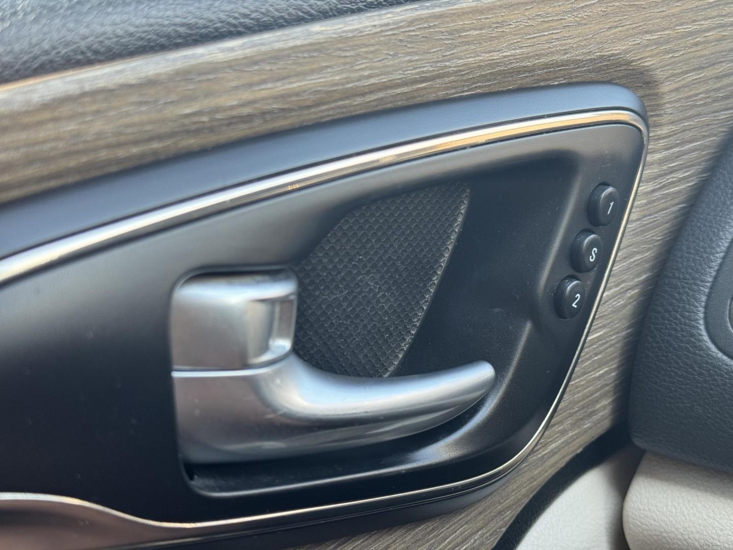 2015 Black Chrysler 200 (1C3CCCCGXFN) with an 4-Cyl, MultiAir PZEV 2.4L engine, Automatic, 9-Spd transmission, located at 8008 Warden Rd, Sherwood, AR, 72120, (501) 801-6100, 34.830078, -92.186684 - Photo#21