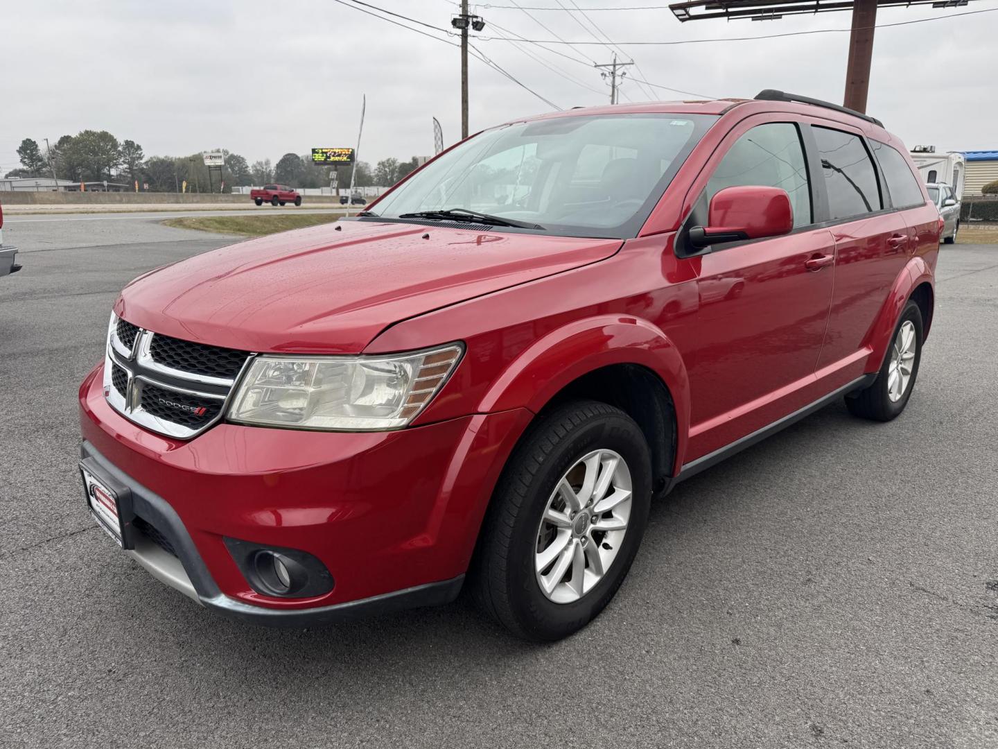 2016 Red Dodge Journey (3C4PDCBBXGT) with an 4-Cyl, 2.4 Liter engine, Auto, 6-Spd AutoStick transmission, located at 8008 Warden Rd, Sherwood, AR, 72120, (501) 801-6100, 34.830078, -92.186684 - Photo#3