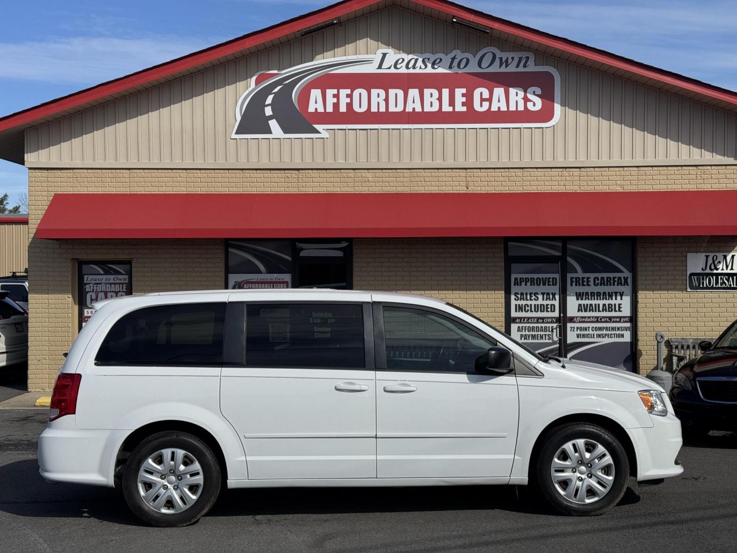 2017 White Dodge Grand Caravan Passenger (2C4RDGBG6HR) with an V6, Flex Fuel, 3.6 Liter engine, Automatic, 6-Spd transmission, located at 8008 Warden Rd, Sherwood, AR, 72120, (501) 801-6100, 34.830078, -92.186684 - Photo#0