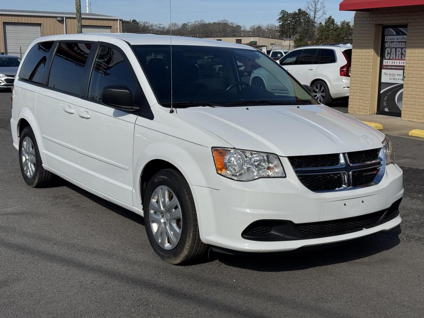 2017 White Dodge Grand Caravan Passenger (2C4RDGBG6HR) with an V6, Flex Fuel, 3.6 Liter engine, Automatic, 6-Spd transmission, located at 8008 Warden Rd, Sherwood, AR, 72120, (501) 801-6100, 34.830078, -92.186684 - Photo#1