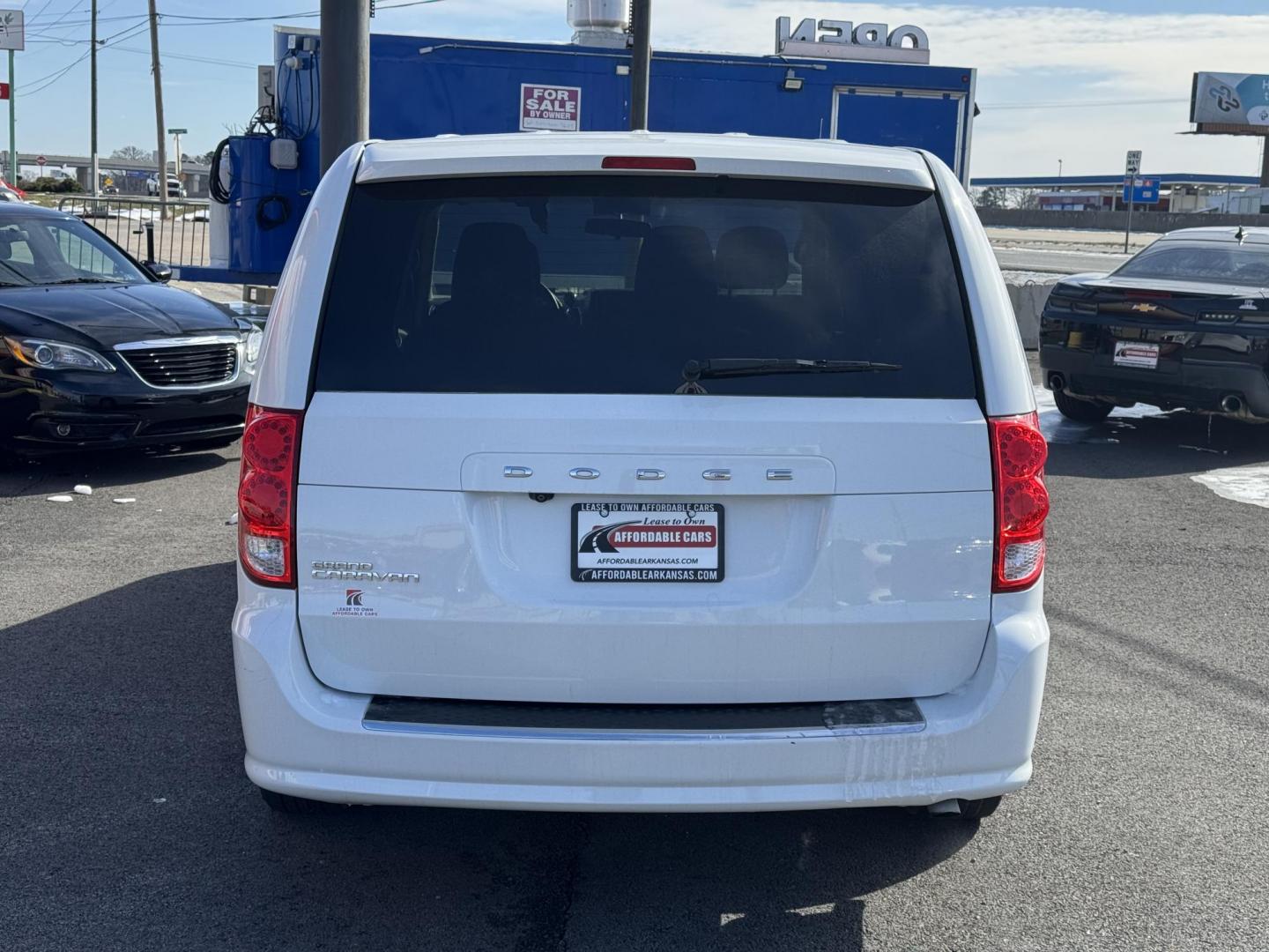 2017 White Dodge Grand Caravan Passenger (2C4RDGBG6HR) with an V6, Flex Fuel, 3.6 Liter engine, Automatic, 6-Spd transmission, located at 8008 Warden Rd, Sherwood, AR, 72120, (501) 801-6100, 34.830078, -92.186684 - Photo#6