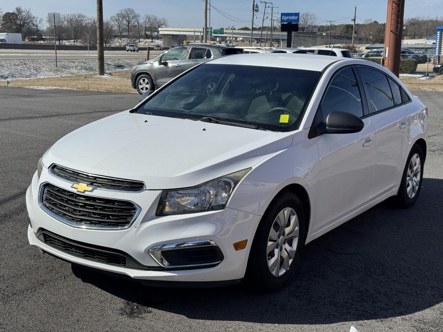 2015 White Chevrolet Cruze (1G1PA5SH2F7) with an 4-Cyl, ECOTEC, 1.8 Liter engine, Auto, 6-Spd Overdrive transmission, located at 8008 Warden Rd, Sherwood, AR, 72120, (501) 801-6100, 34.830078, -92.186684 - Photo#3