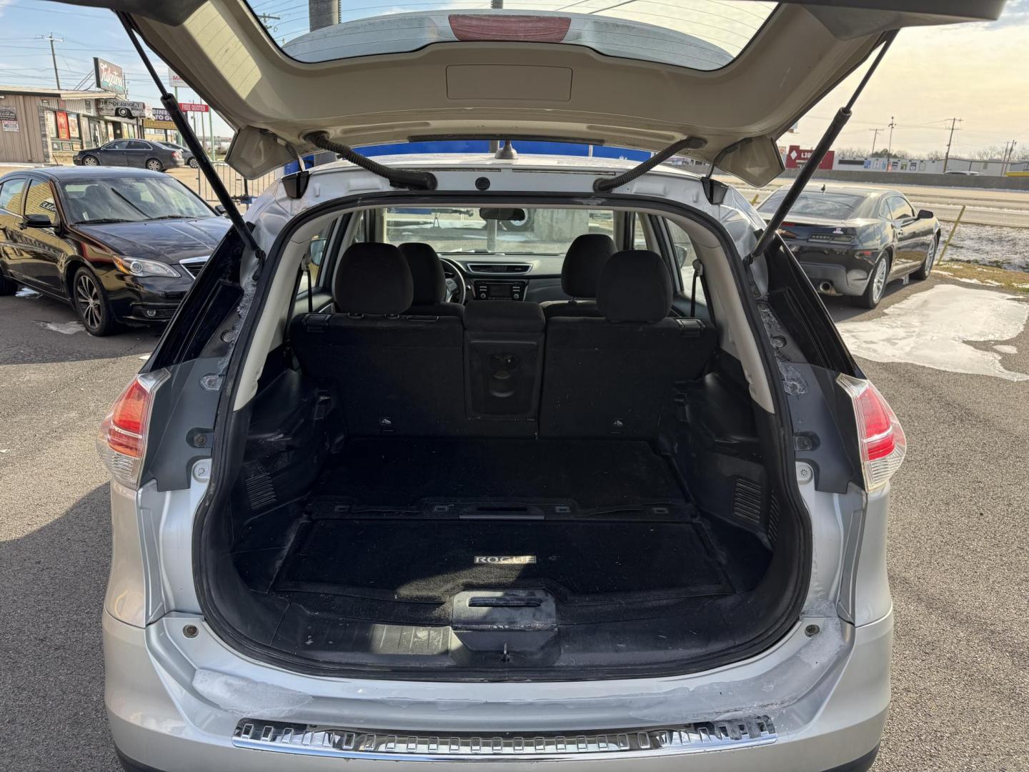 2016 Silver Nissan Rogue (JN8AT2MT7GW) with an 4-Cyl, 2.5 Liter engine, Auto, CVT Xtronic transmission, located at 8008 Warden Rd, Sherwood, AR, 72120, (501) 801-6100, 34.830078, -92.186684 - Photo#10