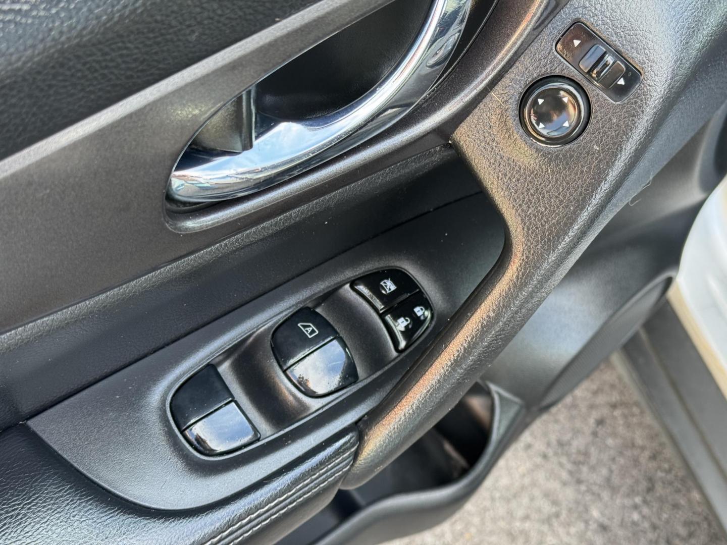 2016 Silver Nissan Rogue (JN8AT2MT7GW) with an 4-Cyl, 2.5 Liter engine, Auto, CVT Xtronic transmission, located at 8008 Warden Rd, Sherwood, AR, 72120, (501) 801-6100, 34.830078, -92.186684 - Photo#13