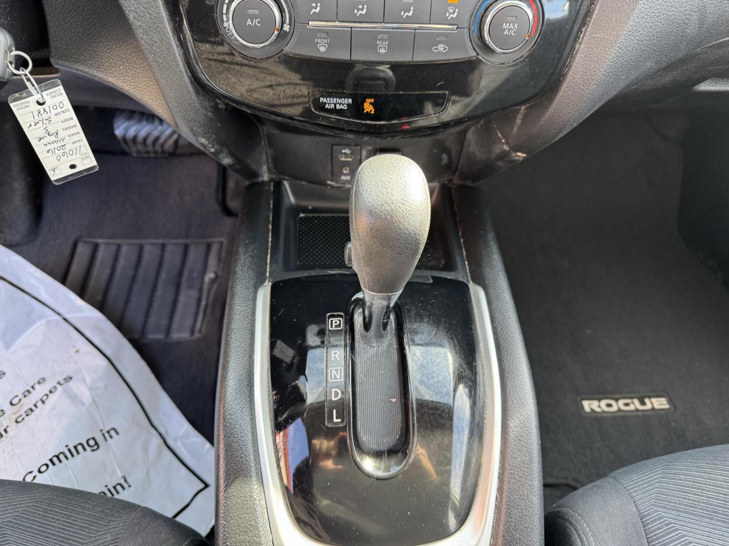 2016 Silver Nissan Rogue (JN8AT2MT7GW) with an 4-Cyl, 2.5 Liter engine, Auto, CVT Xtronic transmission, located at 8008 Warden Rd, Sherwood, AR, 72120, (501) 801-6100, 34.830078, -92.186684 - Photo#19
