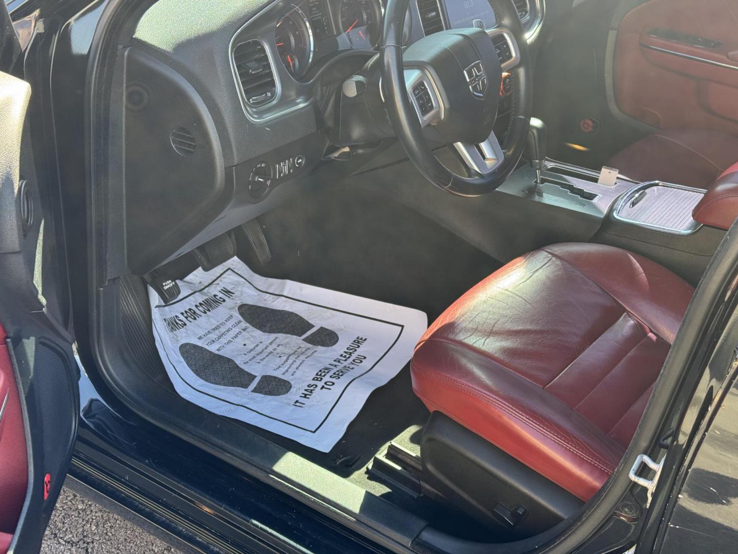 2014 Black Dodge Charger (2C3CDXDT5EH) with an V8, HEMI, 5.7 Liter engine, Automatic, 5-Spd transmission, located at 8008 Warden Rd, Sherwood, AR, 72120, (501) 801-6100, 34.830078, -92.186684 - Photo#13