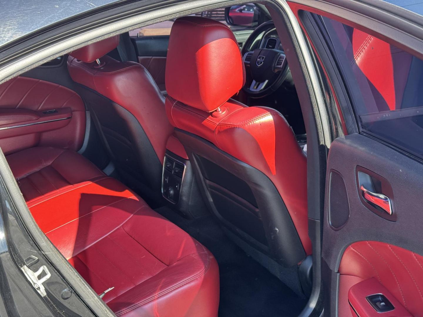 2014 Black Dodge Charger (2C3CDXDT5EH) with an V8, HEMI, 5.7 Liter engine, Automatic, 5-Spd transmission, located at 8008 Warden Rd, Sherwood, AR, 72120, (501) 801-6100, 34.830078, -92.186684 - Photo#9