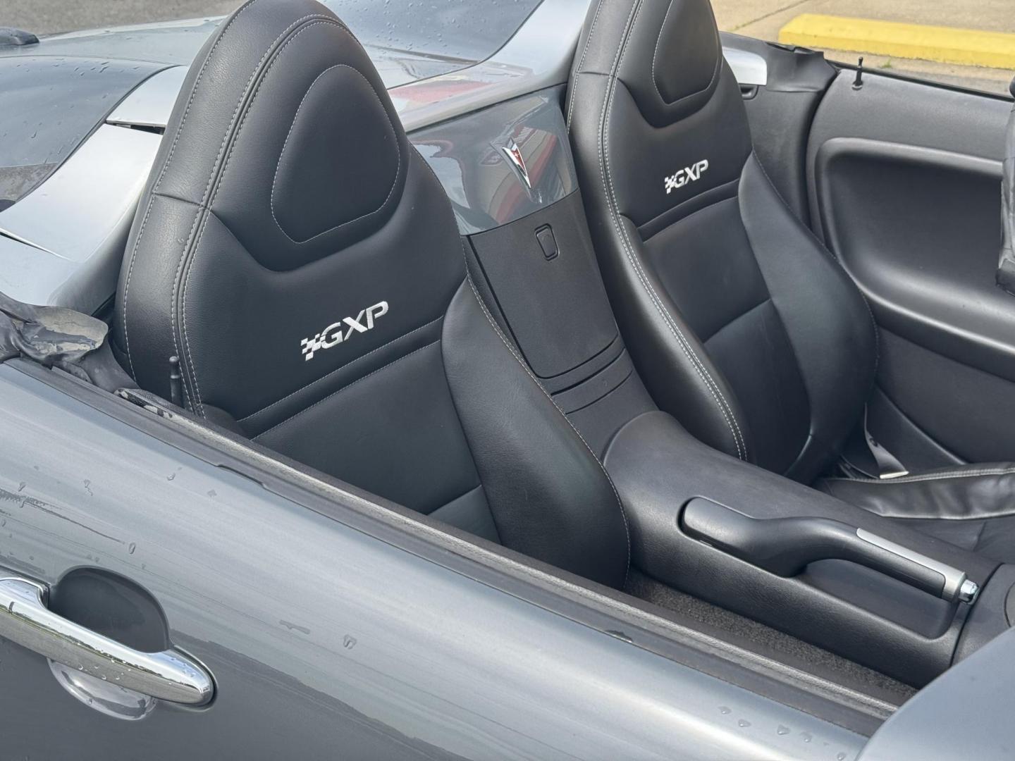 2008 Gray Pontiac Solstice (1G2MF35X78Y) with an 4-Cyl, Turbo, 2.0 Liter engine, Manual, 5-Spd transmission, located at 8008 Warden Rd, Sherwood, AR, 72120, (501) 801-6100, 34.830078, -92.186684 - Photo#14