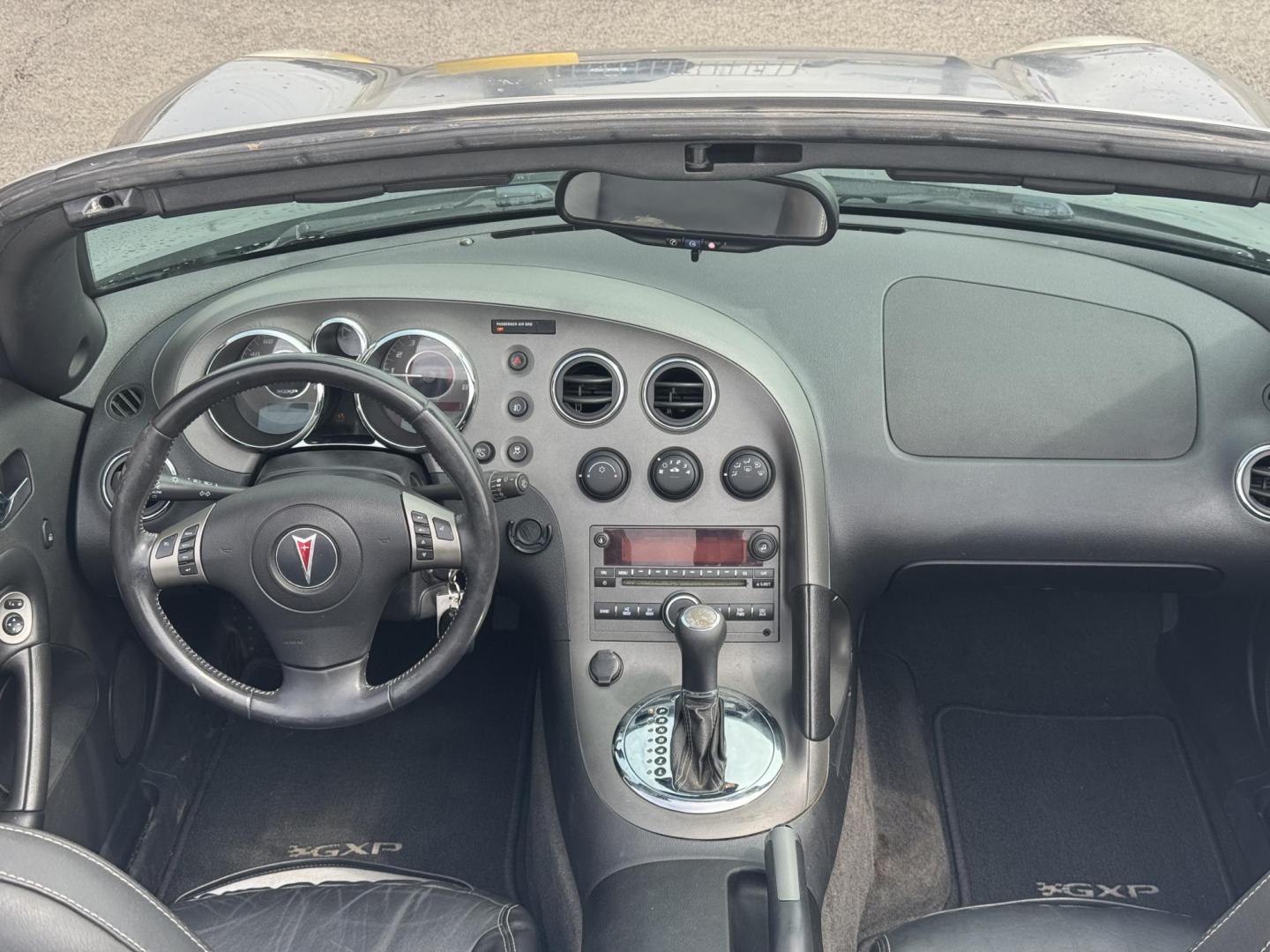 2008 Gray Pontiac Solstice (1G2MF35X78Y) with an 4-Cyl, Turbo, 2.0 Liter engine, Manual, 5-Spd transmission, located at 8008 Warden Rd, Sherwood, AR, 72120, (501) 801-6100, 34.830078, -92.186684 - Photo#15
