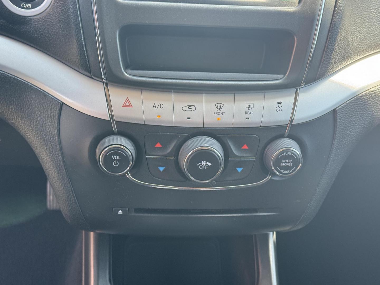 2018 Black Dodge Journey (3C4PDCAB0JT) with an 4-Cyl, 2.4 Liter engine, Automatic, 4-Spd w/AutoStick transmission, located at 8008 Warden Rd, Sherwood, AR, 72120, (501) 801-6100, 34.830078, -92.186684 - Photo#16
