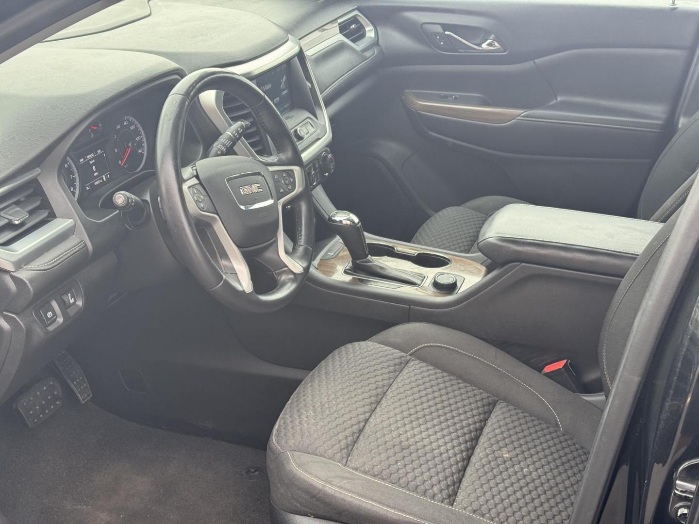 2017 Black GMC Acadia (1GKKNRLA5HZ) with an 4-Cyl, 2.5 Liter engine, Automatic, 6-Spd transmission, located at 8008 Warden Rd, Sherwood, AR, 72120, (501) 801-6100, 34.830078, -92.186684 - Photo#12