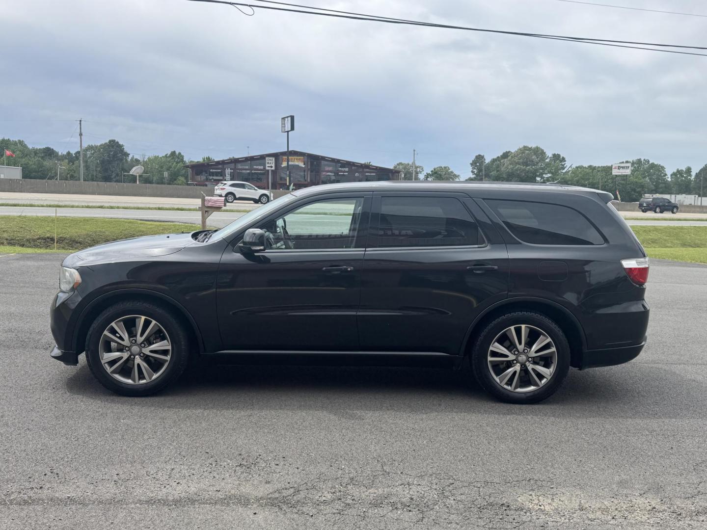 2013 Black Dodge Durango (1C4SDHCT5DC) with an V8, HEMI, 5.7 Liter engine, Auto, 6-Spd w/OD transmission, located at 8008 Warden Rd, Sherwood, AR, 72120, (501) 801-6100, 34.830078, -92.186684 - Photo#4