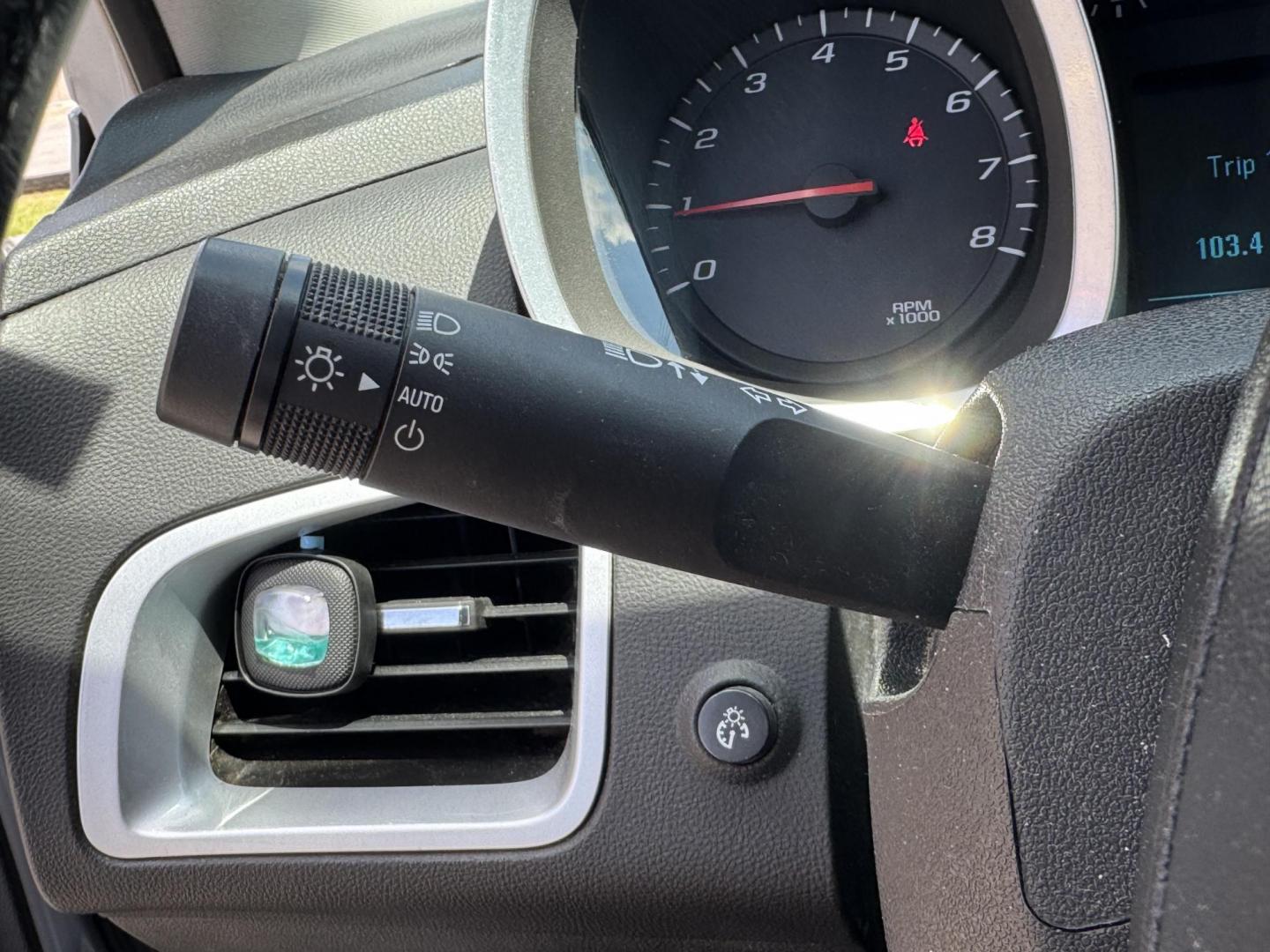 2010 Silver Chevrolet Equinox (2CNALDEWXA6) with an 4-Cyl, 2.4 Liter engine, Automatic, 6-Spd w/Overdrive transmission, located at 8008 Warden Rd, Sherwood, AR, 72120, (501) 801-6100, 34.830078, -92.186684 - Photo#16