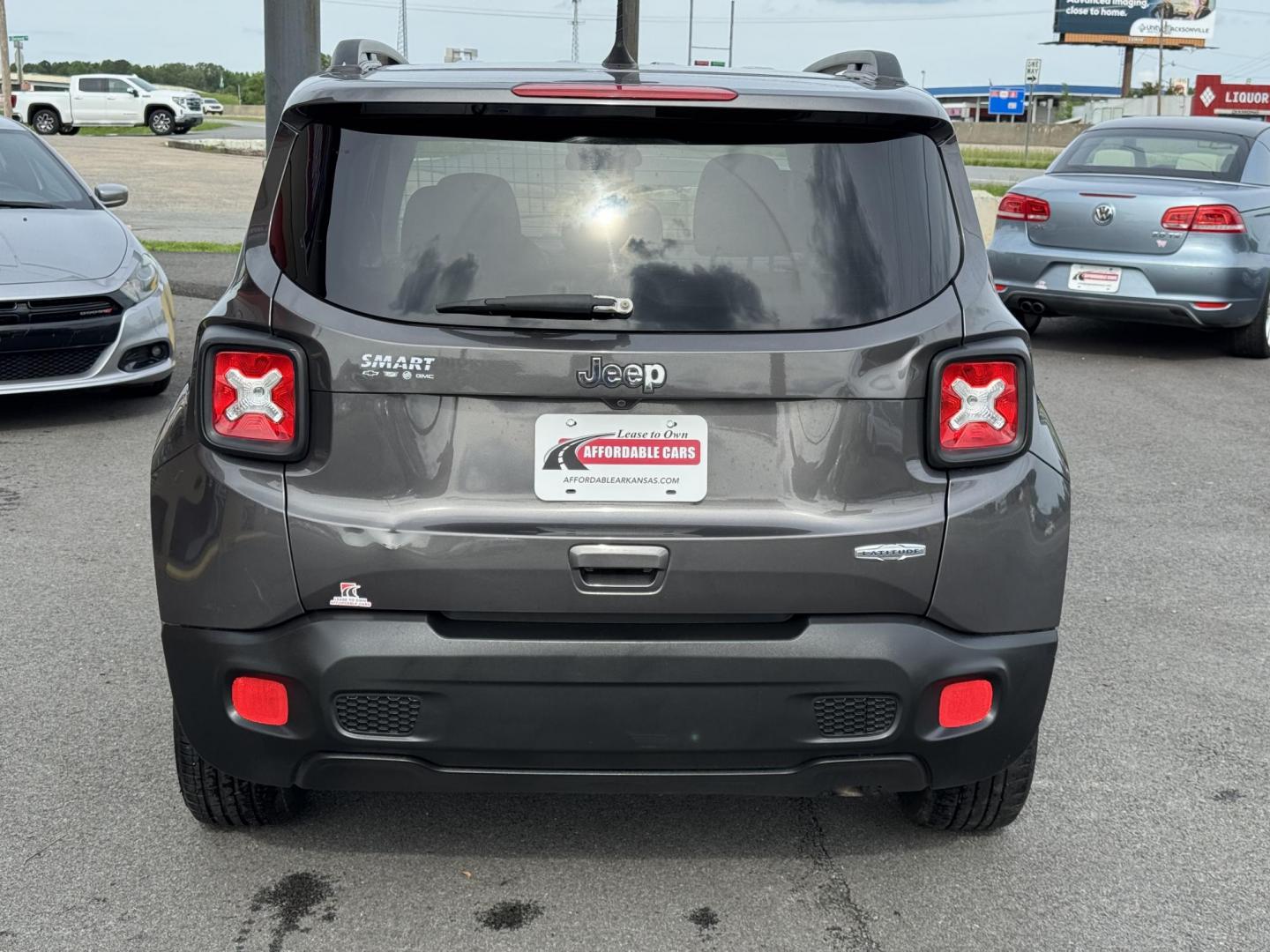 2018 Gray Jeep Renegade (ZACCJABB3JP) with an 4-Cyl, MultiAir, 2.4L engine, Automatic, 9-Spd transmission, located at 8008 Warden Rd, Sherwood, AR, 72120, (501) 801-6100, 34.830078, -92.186684 - Photo#6