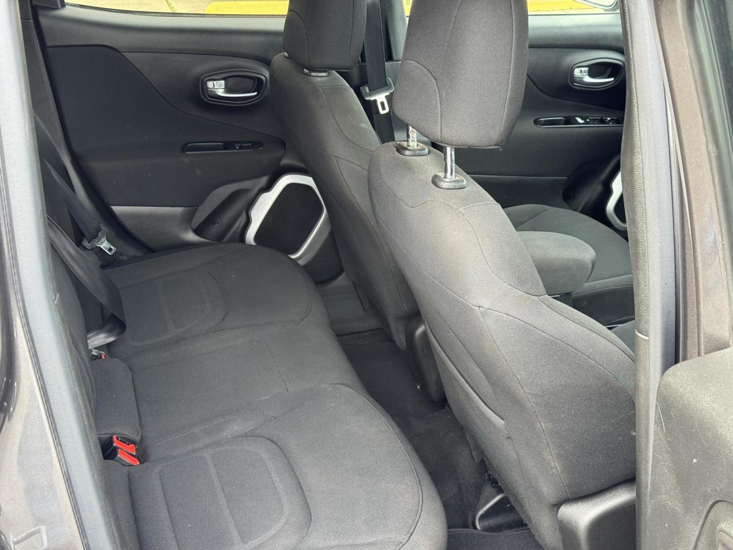 2018 Gray Jeep Renegade (ZACCJABB3JP) with an 4-Cyl, MultiAir, 2.4L engine, Automatic, 9-Spd transmission, located at 8008 Warden Rd, Sherwood, AR, 72120, (501) 801-6100, 34.830078, -92.186684 - Photo#9