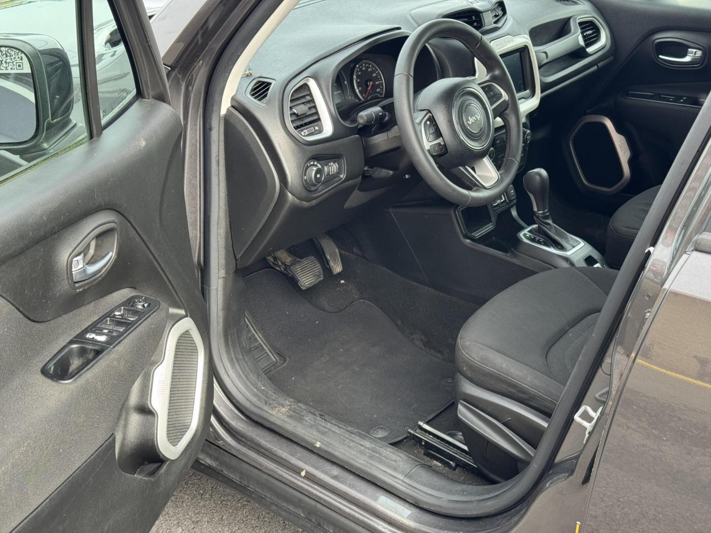 2018 Gray Jeep Renegade (ZACCJABB3JP) with an 4-Cyl, MultiAir, 2.4L engine, Automatic, 9-Spd transmission, located at 8008 Warden Rd, Sherwood, AR, 72120, (501) 801-6100, 34.830078, -92.186684 - Photo#12